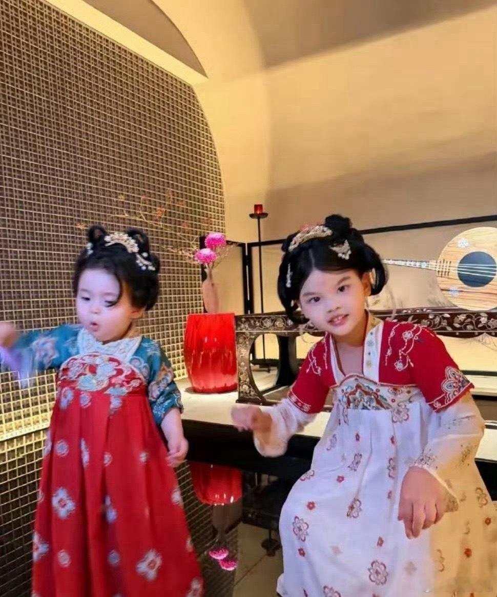 韩安冉你为什么不把小猪妹p的好看点，只p自己和优米。