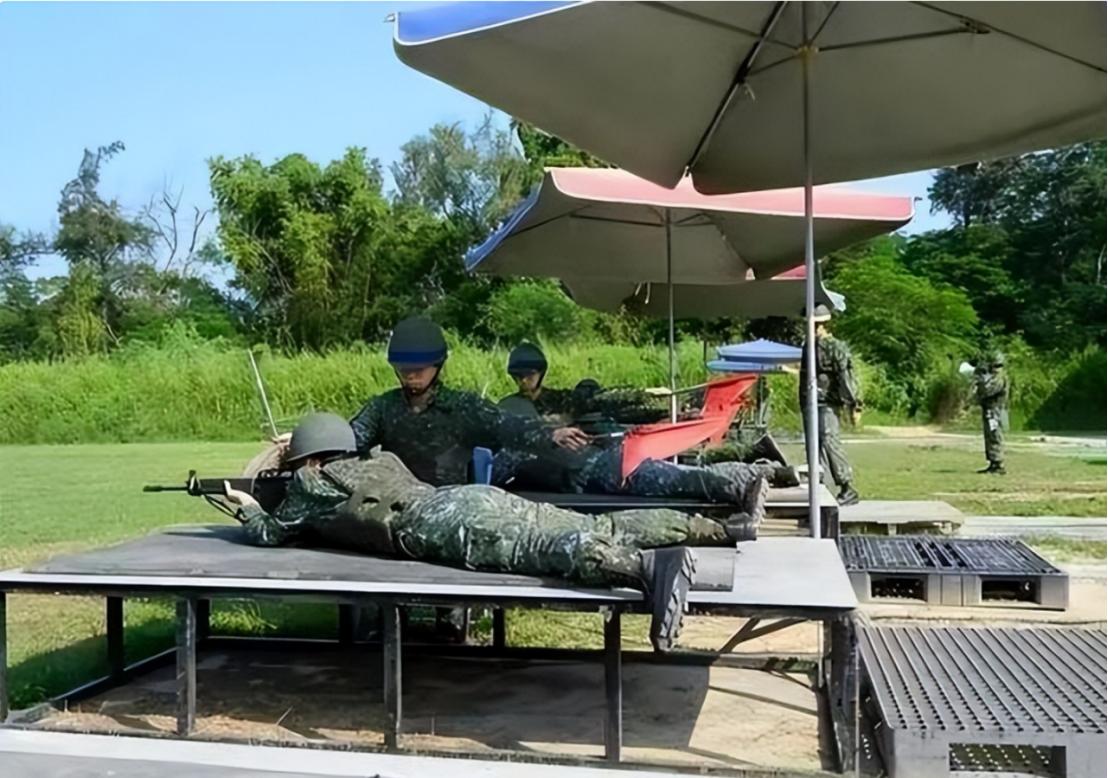 台湾网络上曾流传过一个听起来荒诞，细想却令人后背发凉的问题，两岸一旦开战，如果台