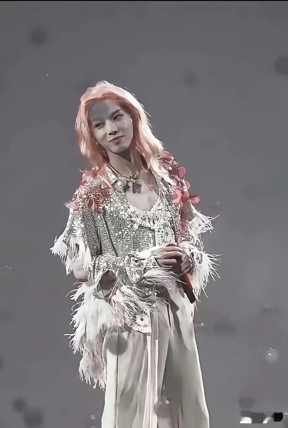 这是华晨宇吗？差点没认出来！​​​