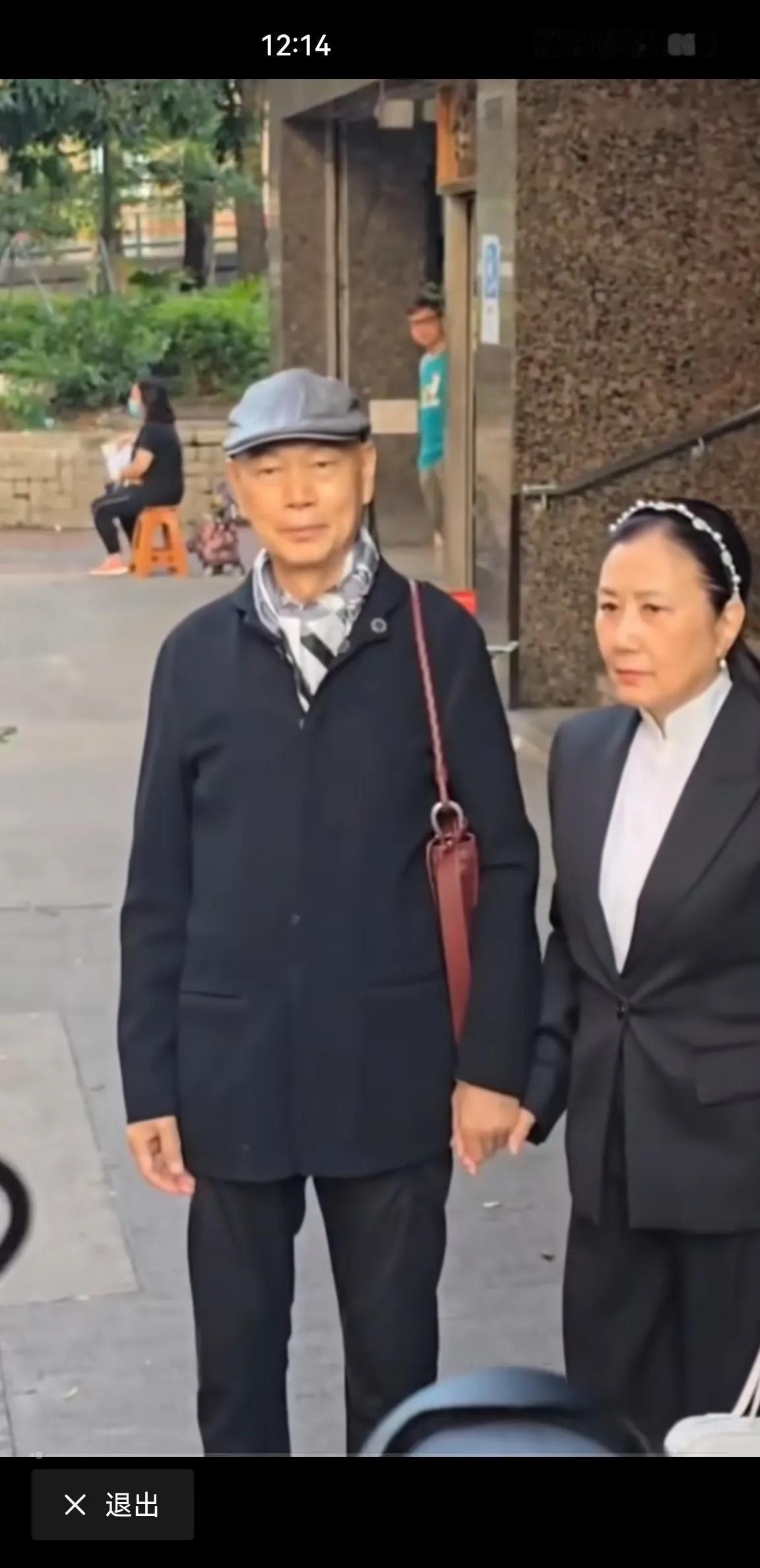 这样才正常呀！香港的演员雪妮去世了，7月14日在红磡世界殡仪馆设灵，翌日举殡