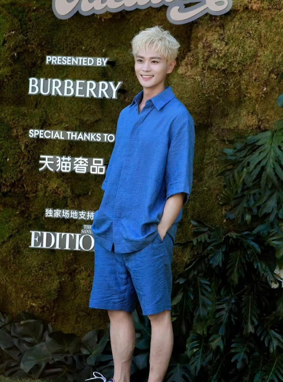 发现没？曹骏越来越不对劲了！简直是太迷了身材发福，皮肤松弛，中年男人的年龄感