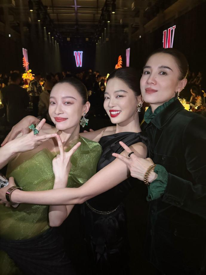 哪位女明星的颜值惊艳到你了?谁是你心中的美人宋佳和美女姐姐们贴贴好喜