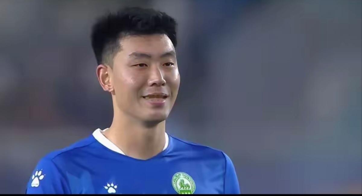 中超名将冯伯元苏超首秀本以为降维打击却成笑柄罚丢关键点球最近，中超球员冯