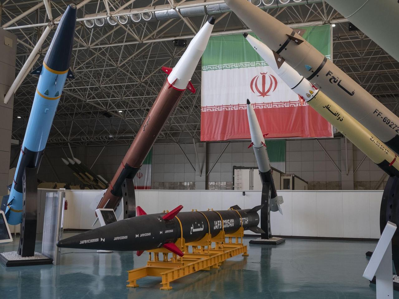 24小时倒计时开始！美军公开承认“林肯号”正在急行军，这看似是威慑，实则是动手的