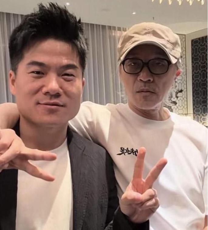 直播电商这盘棋，现在最有看头的就是这三家。现实版“直播电商三国杀”。董宇辉单飞、