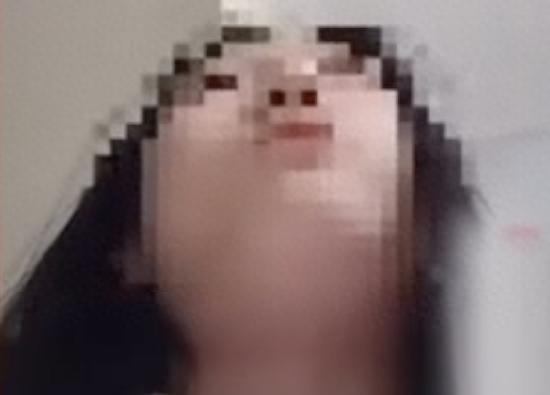 真是太离谱！河南一女孩发视频称父亲看自己洗澡？11月3号网上出现个视频，一女
