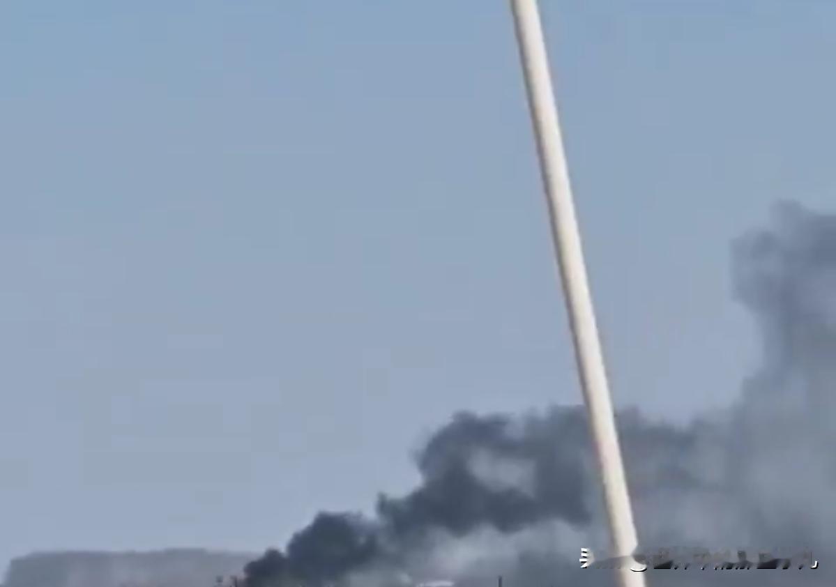 乌克兰对克里米亚半岛的俄罗斯飞机、舰船和火炮发动大规模空袭！2月22凌晨看点，