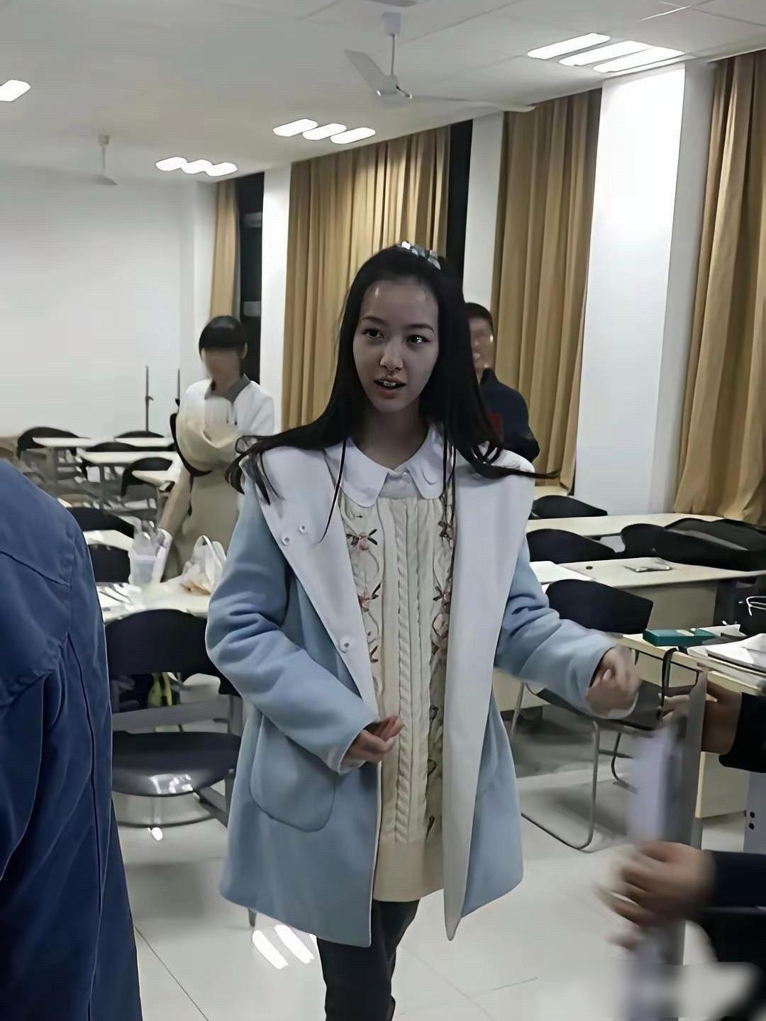 陈都灵大学真是校花这素颜把好多人都比下去了