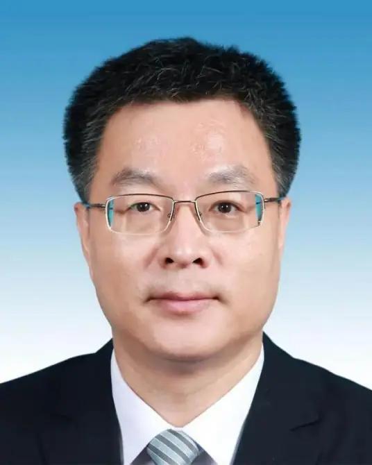 广东副省长唐屹峰已任广东省委常委，还兼任佛山市委书记。据南方日报旗下南方+客户