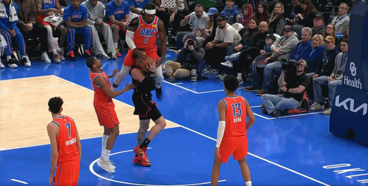 救命之恩……多特下次防守马穆估计得恭恭敬敬的了！多特这个封盖上得就太猛了，这