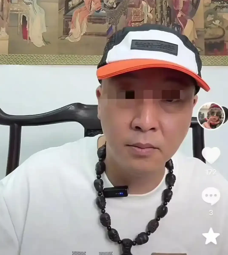 活该！那个天天碰瓷胖东来的“柴怼怼”彻底凉了！这哥们之前跟疯狗似的，张嘴就喷