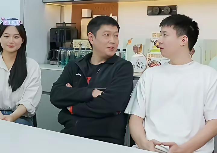 coco解释为什么不去澳门指导莎莎！昨天晚上，coco亮相方博直播间。方博很懂