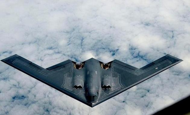 有人推演过，美军一级战备到底有多可怕。一架B-2轰炸机，不靠任何前线机场，直接从