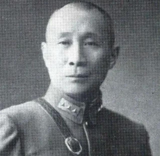 他是中华民国第一谋士，中原大战前夕，为了瓦解冯玉祥的的西北军，老蒋派他亲自出马，