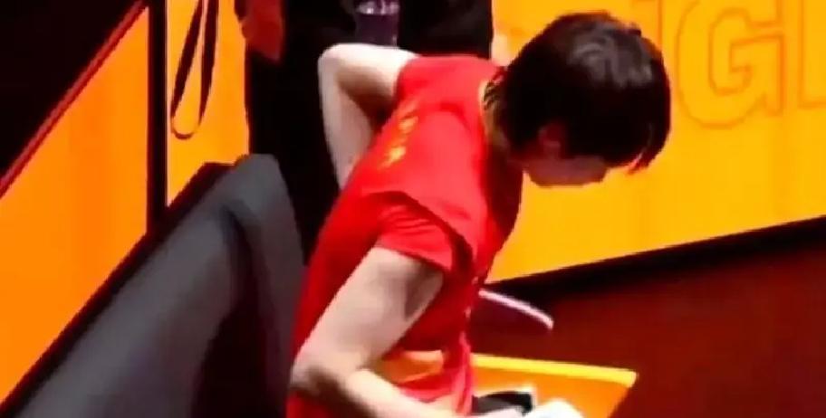 看着王曼昱的消息，心里真不是滋味。九个月，七十二针封闭。这数字摆出来，吓人一跳。