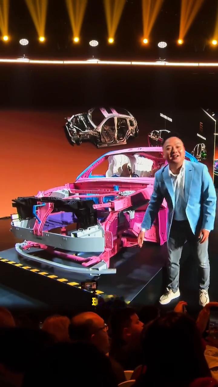 新车速递-大六座SUV,风云T11.17.99万起。新车速递,奇瑞风云T11正