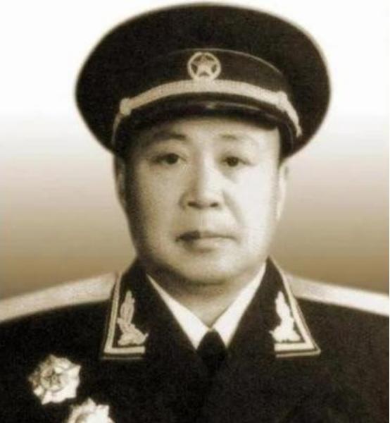 1950年，湖北大悟逮捕了一名“伪保长”。此人面对枪口，竟大喊：“我当过红军的师
