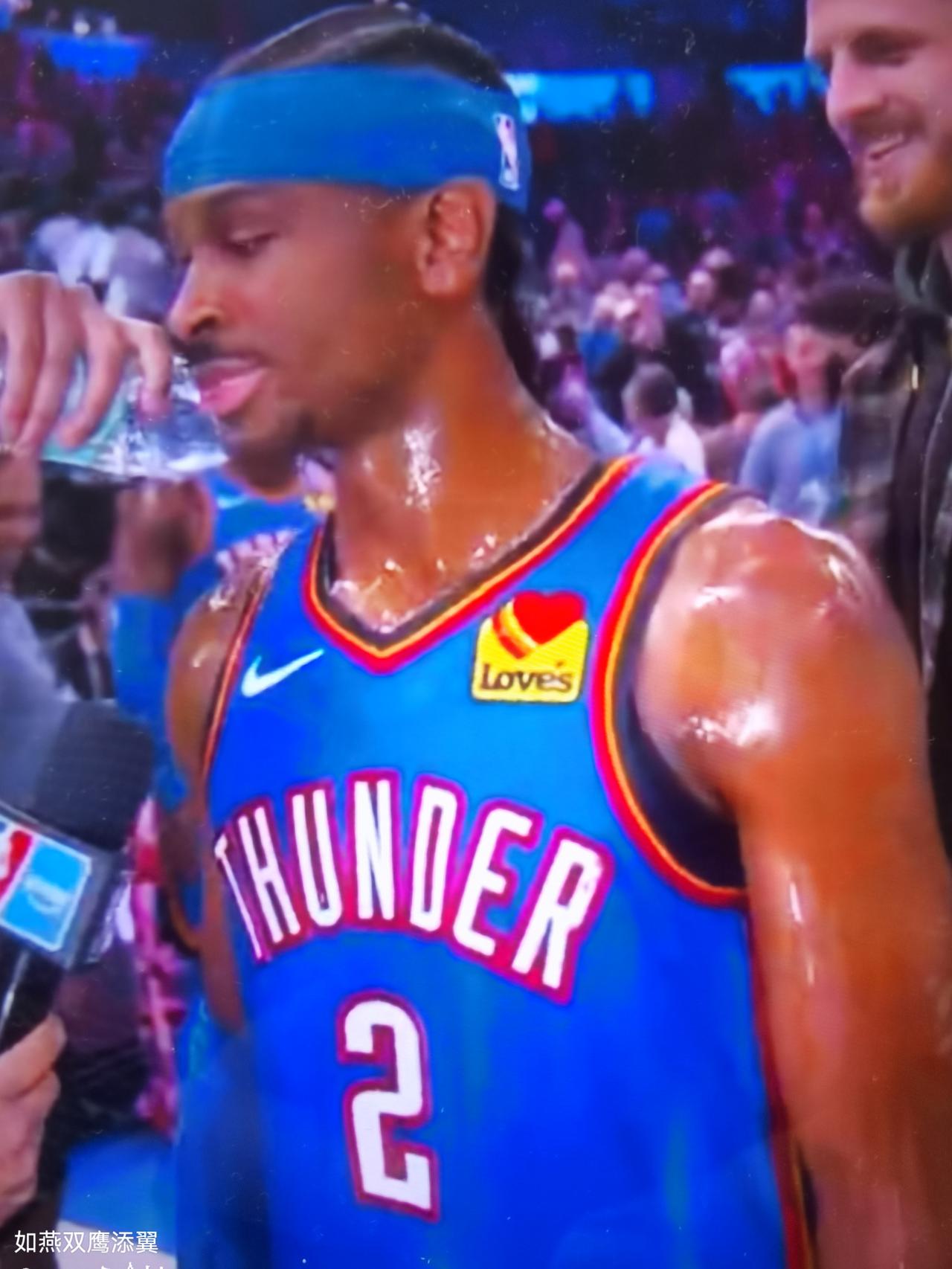 亚历山大最后有点“怂了”雷霆主场104-102，战胜凯尔特人