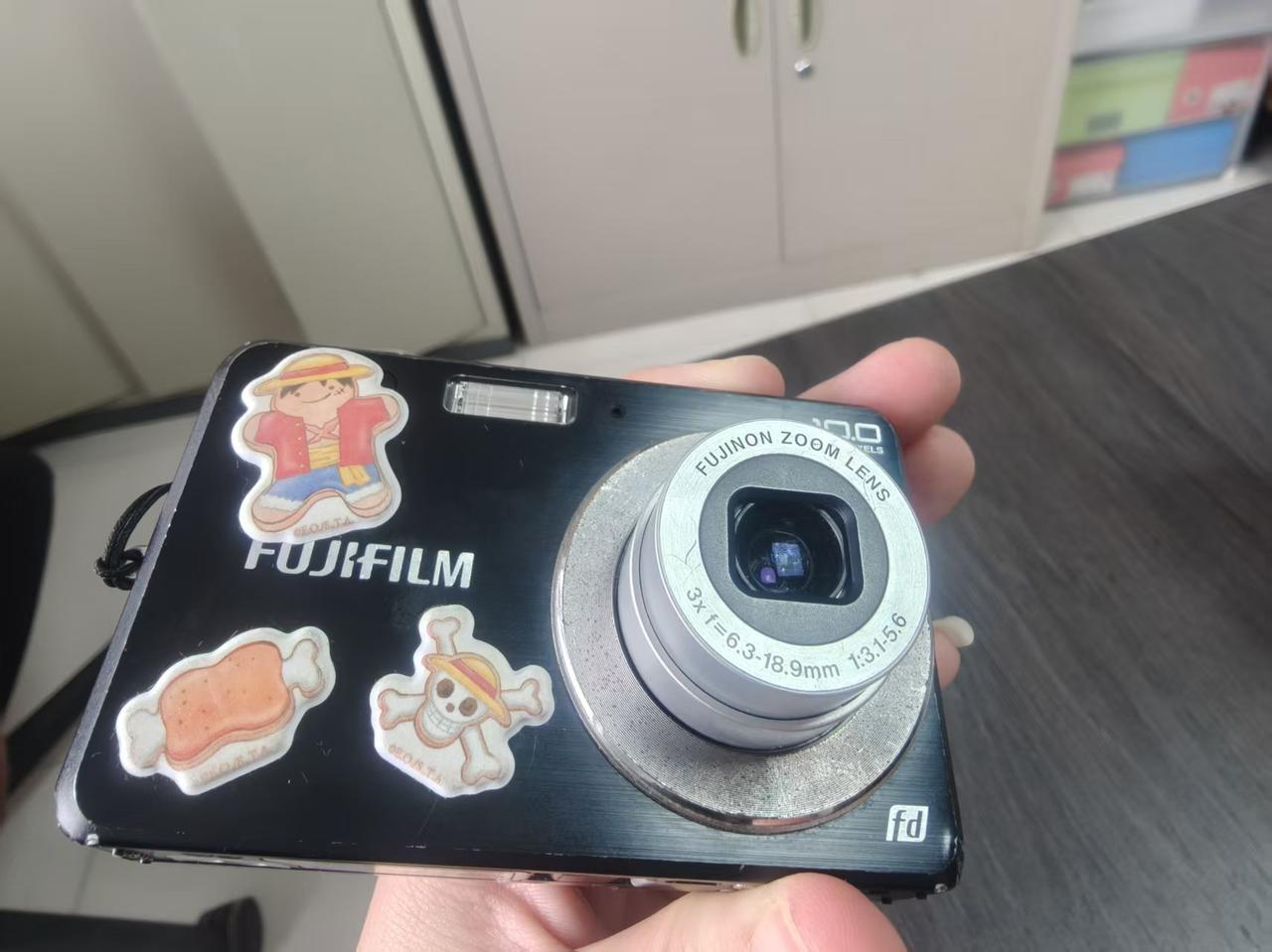 哈哈，孩子说家里的数码相机不用了，我准备把它卖掉，换个手机！今年也不知怎么了