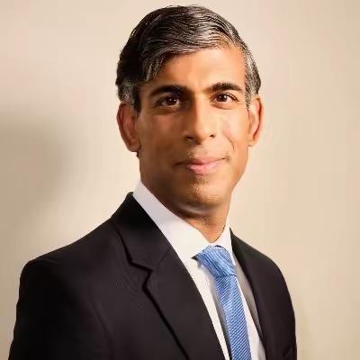 英国首相斯塔默还没来，前首相就开始指手画脚说三道四啦。前脚英国首相斯塔默将赴中国