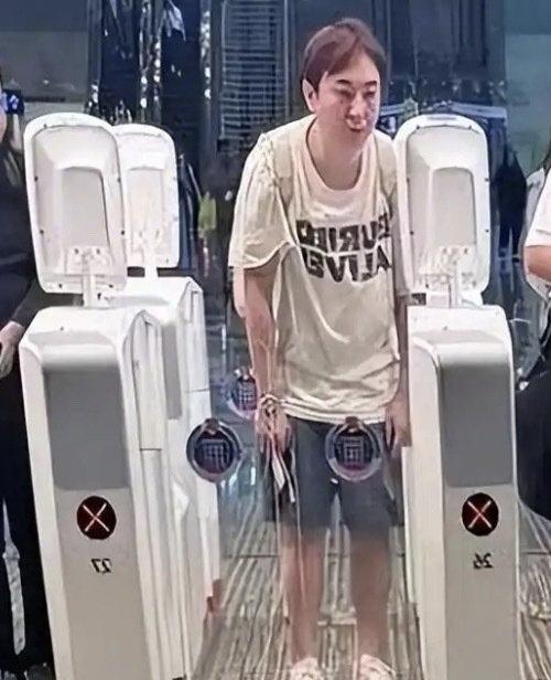 前首富老王和万达集团一同被限高王健林被限制高消费，公司被执行总金额超53亿元