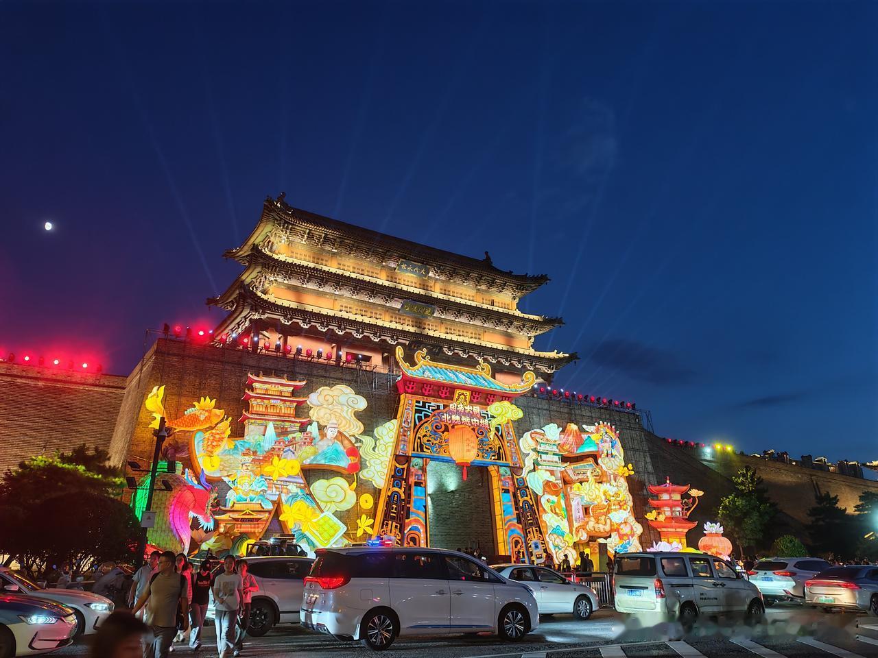大同古城夜景入选2025中国最美城市夜景榜单，位列全国第20名，这实至名归！国庆