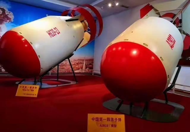 最近一位美国网友说，你中国凭什么要求我们美国撤回境外核武部署？我们有这个能力部署