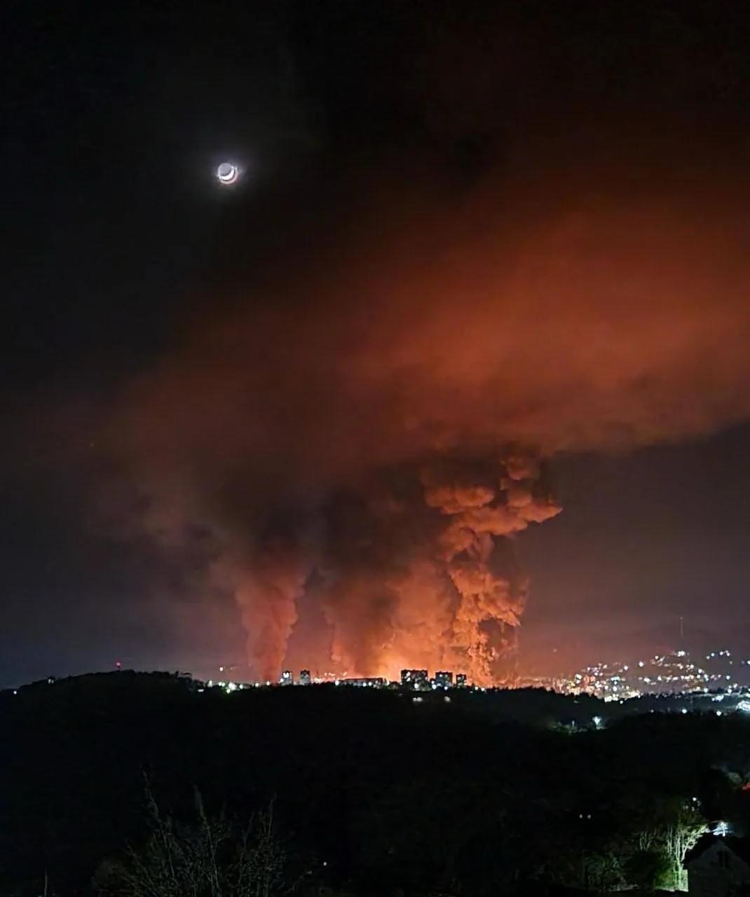 俄罗斯炼油厂大火已持续燃烧5天了“刘博士”报道，大火已燃烧至第5天！自4月1