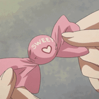 想知道大家过年都买的什么糖果啊？突然想到这几天我还没买过年的糖果，我不爱吃糖，但