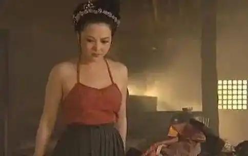 孙二娘杀武松，为何要剥光他衣裤？长大才懂，此乃施耐庵神来之笔说实话，小时候看