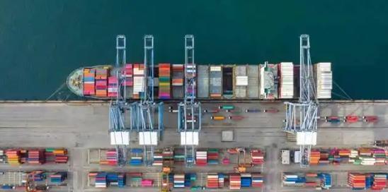 中国人也不觉得贸易顺差越大越好。但是中国官方周三公布2025年创纪录的近1.2万