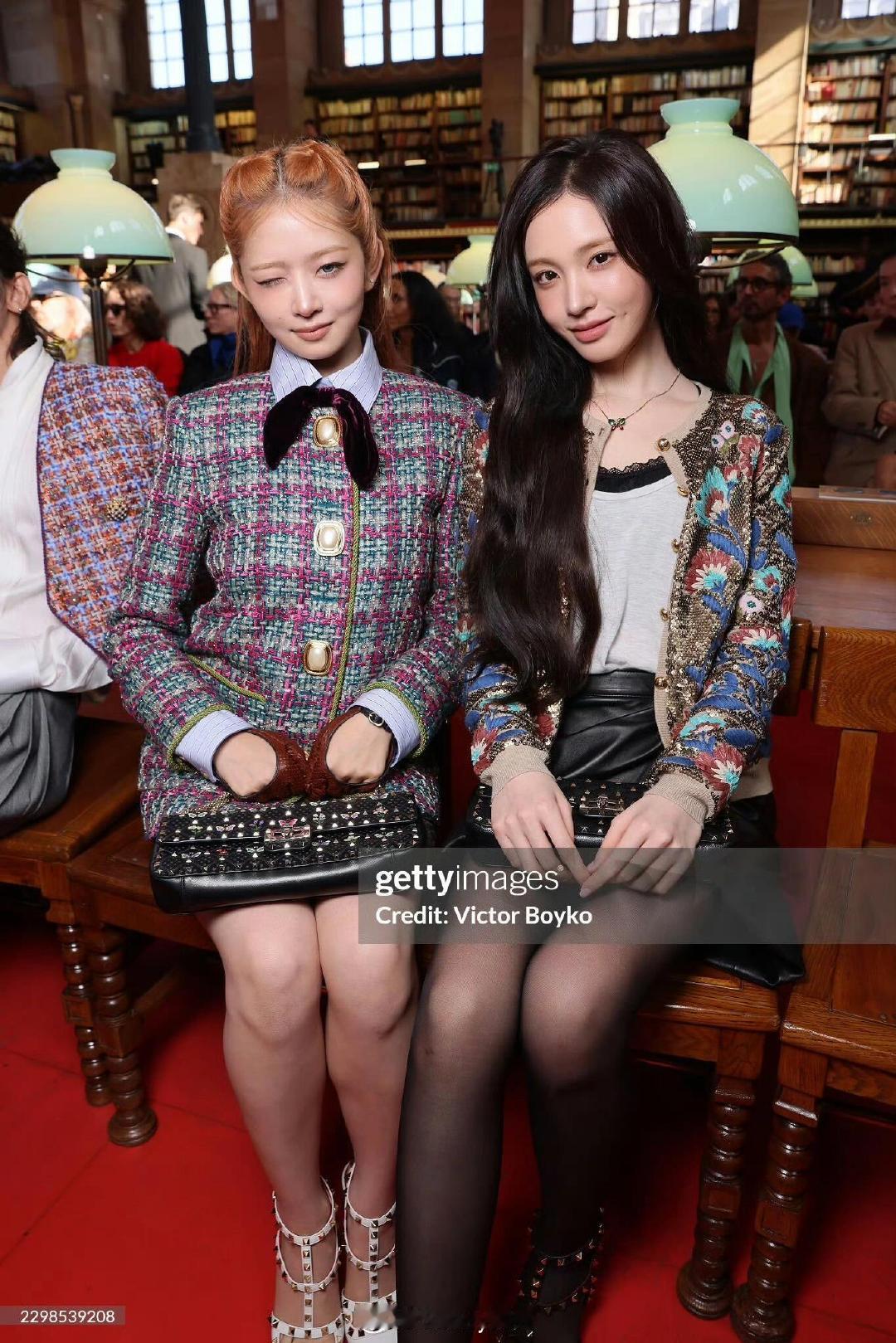 #华伦天奴大秀#华伦天奴巴黎时装周明星生图，VALENTINO2027春夏大秀星光云集蔡徐坤亮相大秀