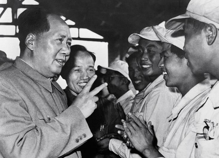 1965年毛泽东重回井冈山途中车辆抛锚，他幽默地吩咐把自己的水给汽车喝，发生了什