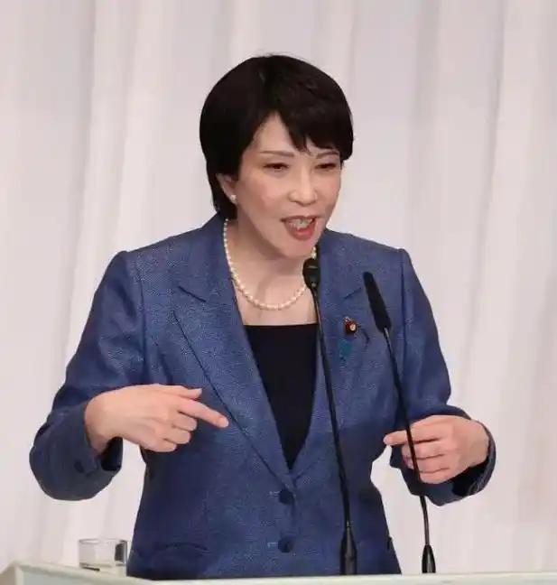日本人不是高市早苗一个人幼稚和傲慢，而是有很多人幼稚和傲慢。日本议员访华团刚走