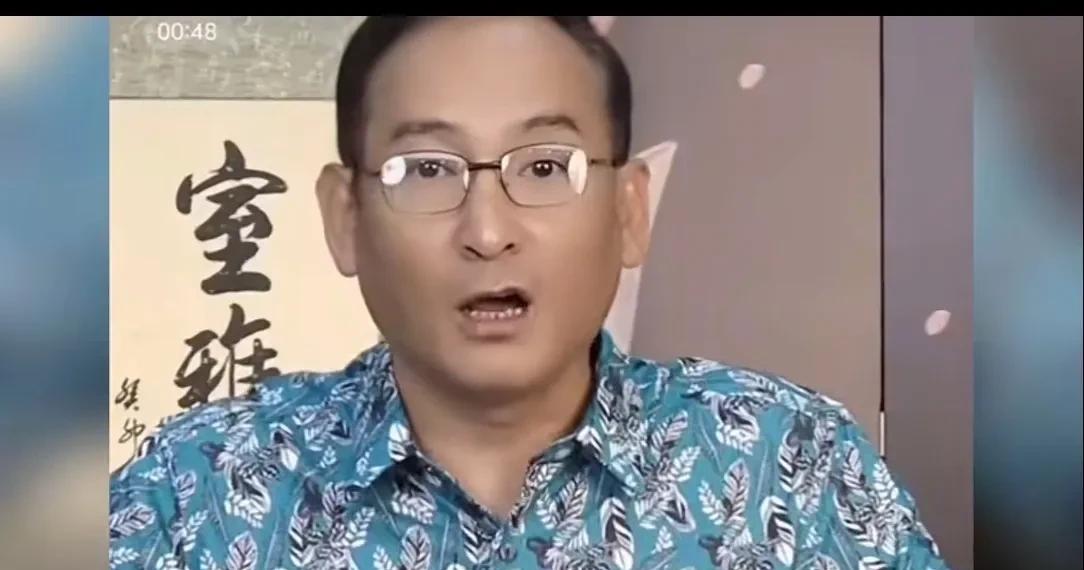 直播间很多粉丝在问，你对郭德纲有什么评价？你怎么看待郑好？你怎么看待德云社？谢雷