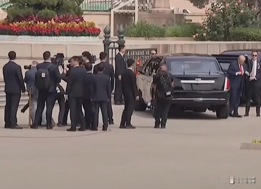 细微之处见国家是否被尊重；川普总统访华，中国拒绝其座驾悬挂美国车牌，川普拒绝悬