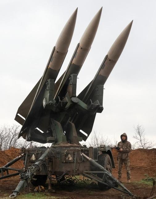 美国要打大仗了！4月24日，据中东媒体透露，美军正在持续向中东调兵，在停