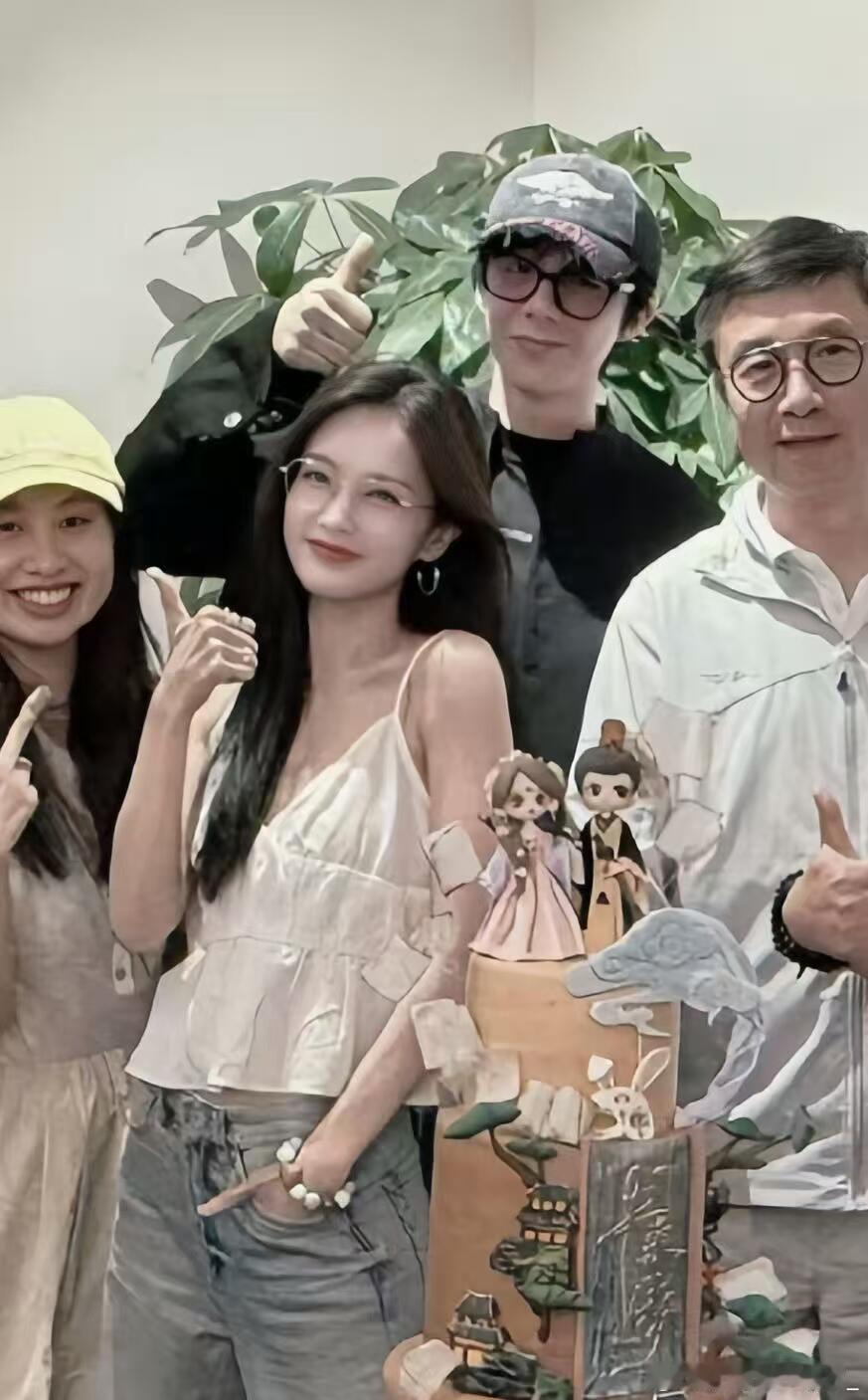 李一桐庆功宴上这张脸真的绝了啊！要不要这么美的哦！李一桐｜书卷一梦​​​