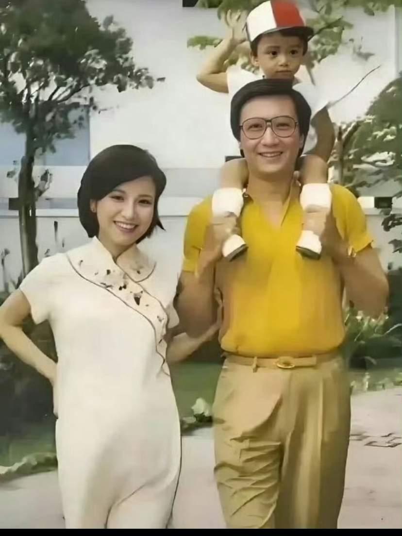 谢贤说：“我跟狄波拉结婚不到一年，她就问我：“你要不要生孩子？”我说：“当然要生