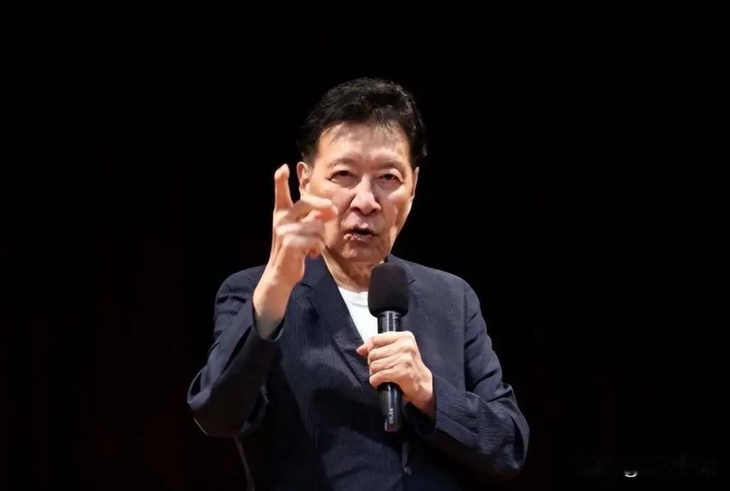 赵少康今天（2025.10.12）继续“大陆网军介选论”，并明确将矛头直指郑丽文