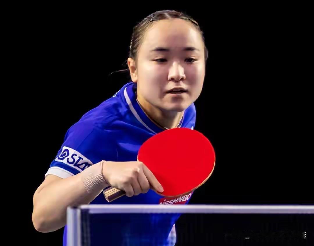 乒乓球女单年终排名，蒯曼创新高，伊藤美诚下滑，韩国仅1人/跻身前十五[玫瑰]