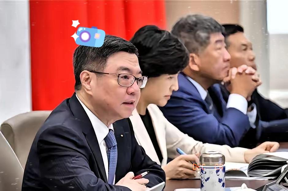 就在刚刚台当局突然宣布，12月26日，台当局宣布，即日起要通过《两岸人民关系