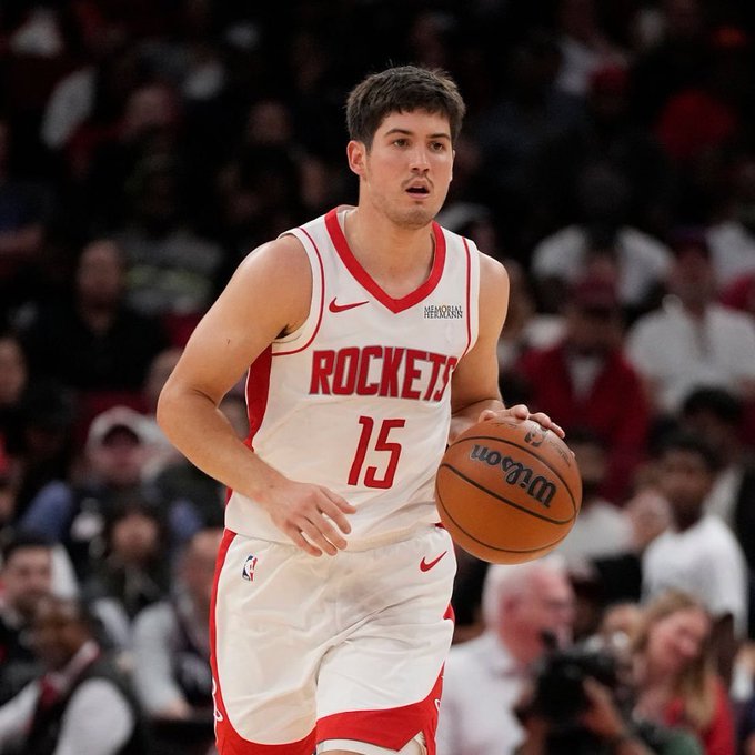 昨天大胜亚特兰大鹰，刚刚又1分绝杀迈阿密热。重要的不是两连胜，而是看休斯敦火箭打