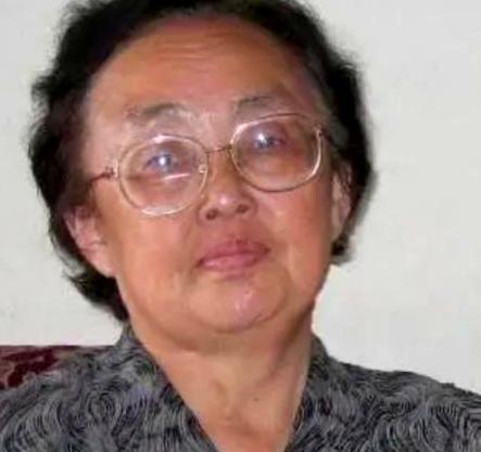1960年，一个姑娘闯进哈军工院长陈赓的办公室，她红着眼眶质问：