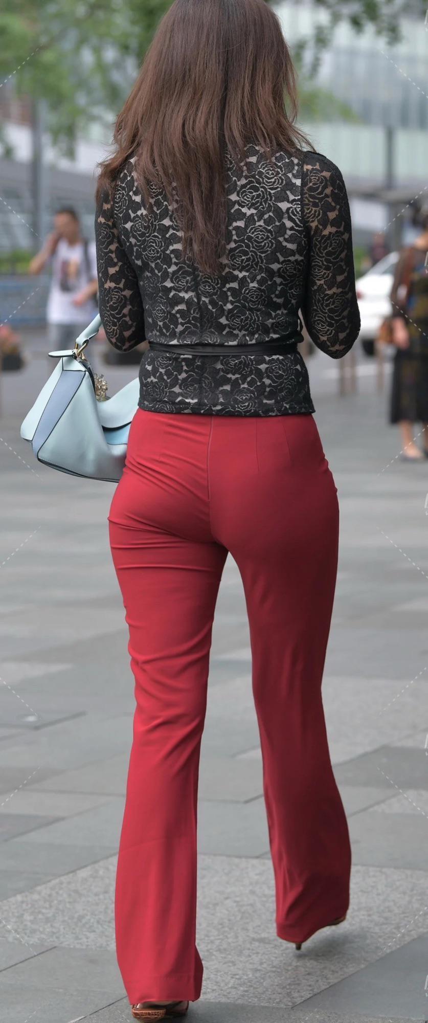 这样的红裤子在哪个年代最流行八零还是九零还是零零？