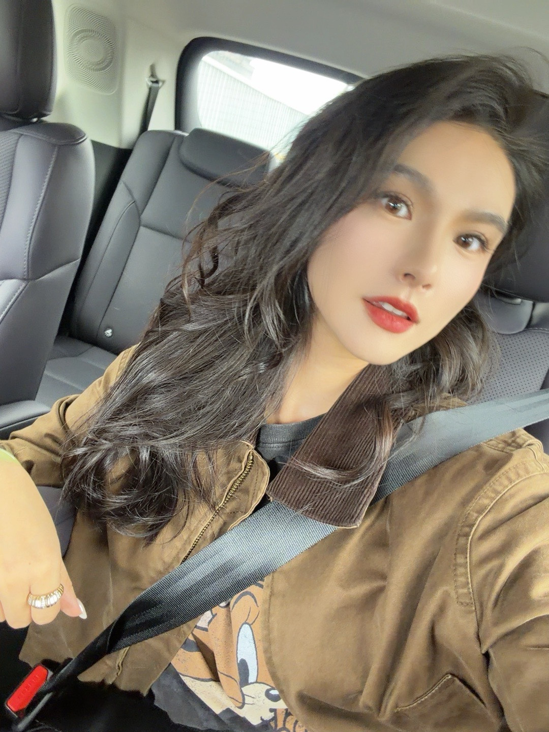 闪现💨上海！姐姐今天介这样～美拉德+大卷发​