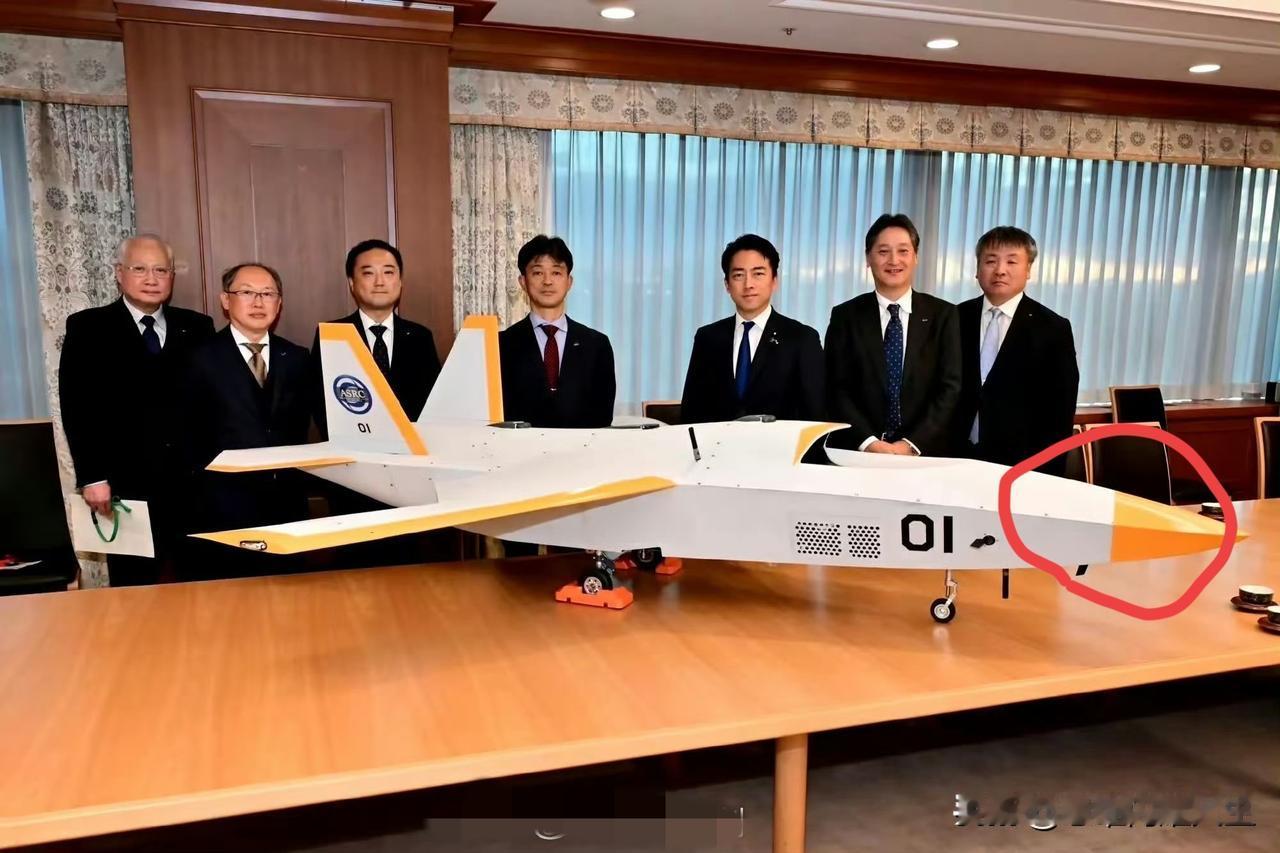 哈哈哈，看完小日子斯巴鲁公司的无人机模型，这明显是把前来视察的防长大人小泉进次郎