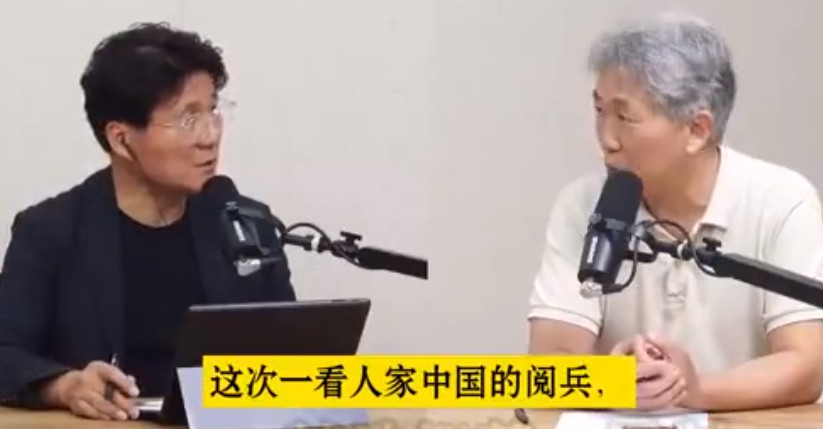 韩国专家吐槽，美国被中方阅兵吓破胆，把日韩都抛弃了！“当99A主战坦克整齐划一地