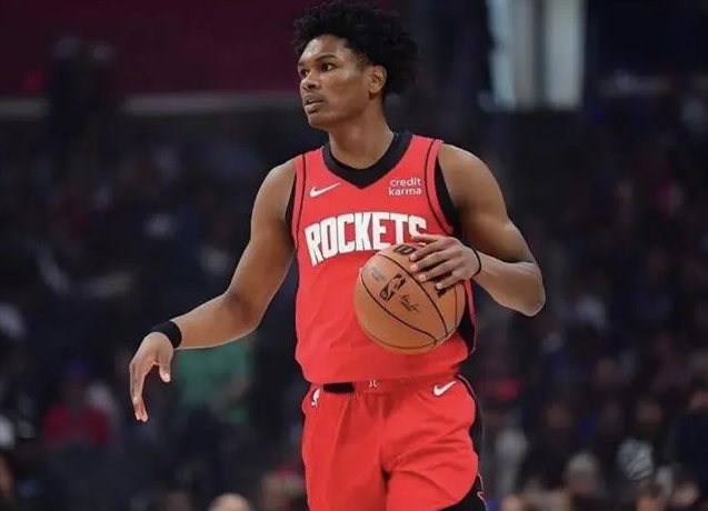 NBA2K26把火箭新星阿门·汤普森的综合评分定为87，这个评分甚至比马克西、