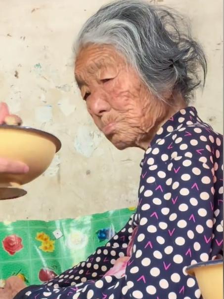 只要687块钱，88岁老人徐秀云就能活下去，可除了孙女，儿子闺女竟然没一个人愿意